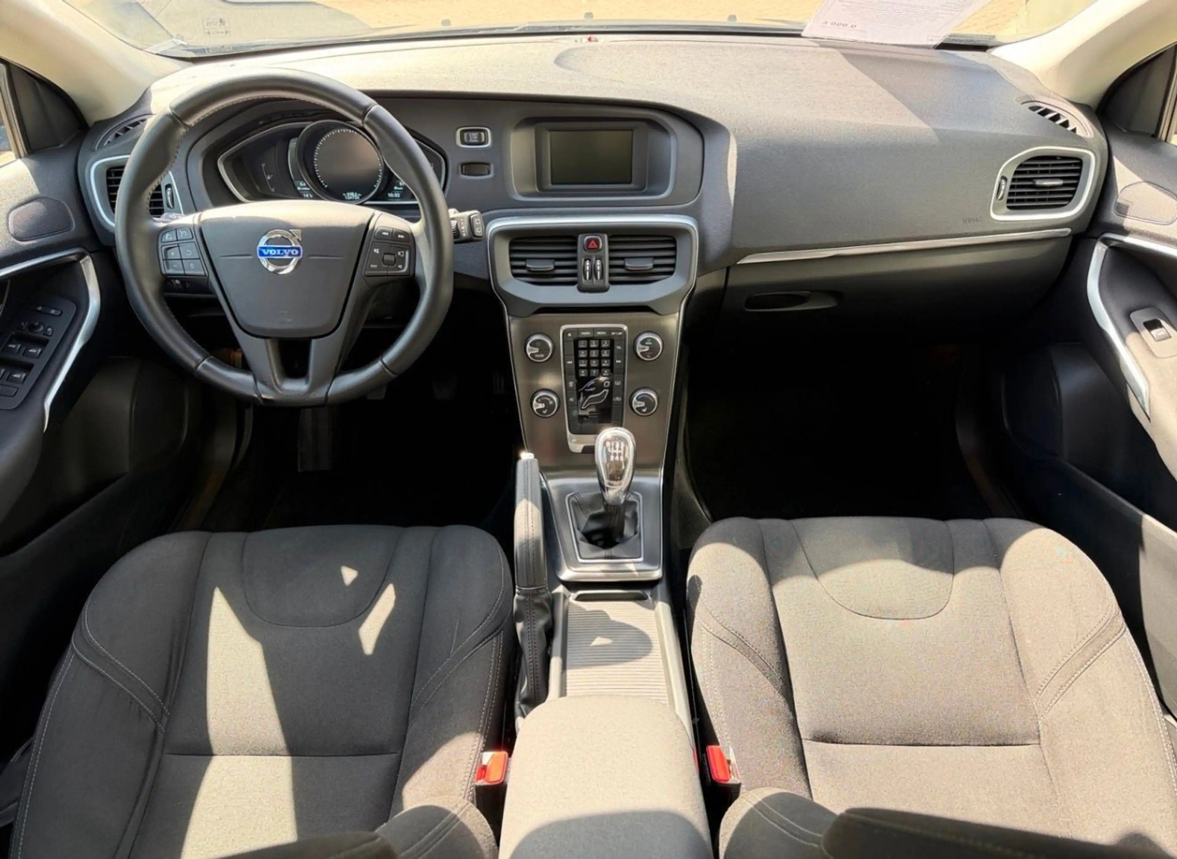 Volvo V40 KLIMA+SHZ+PDC+BT — photo 10