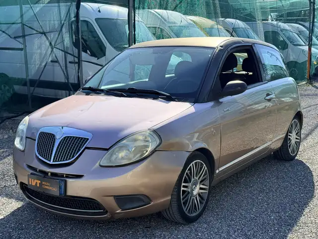 Lancia Ypsilon
