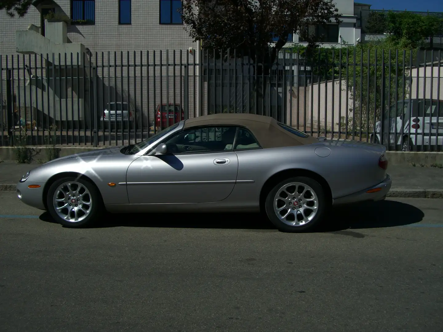 Jaguar XKR Argintiu - 2