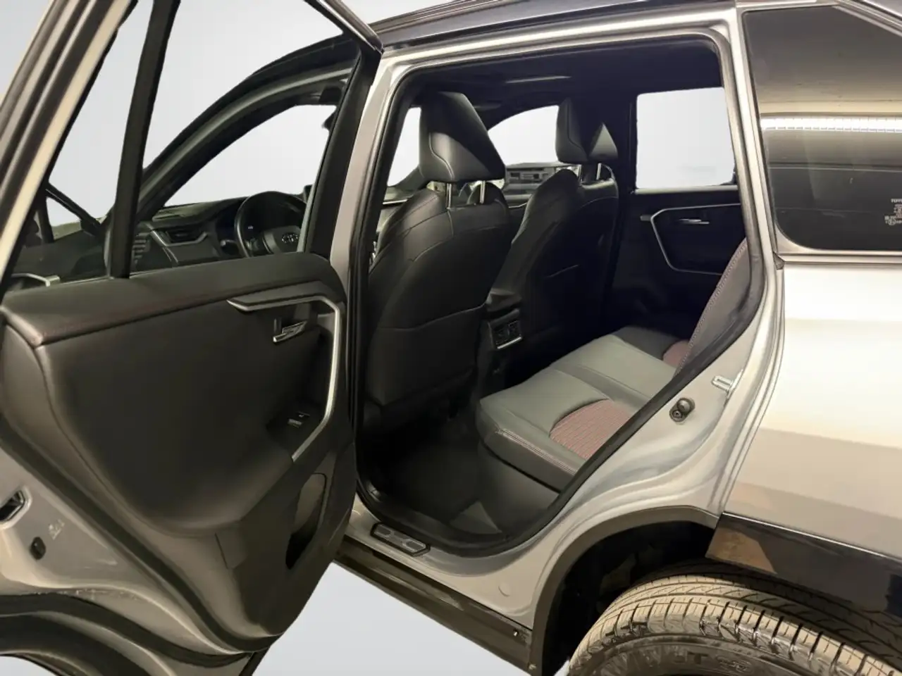 Toyota RAV 4 Prime снимка Toyota RAV 4 Prime