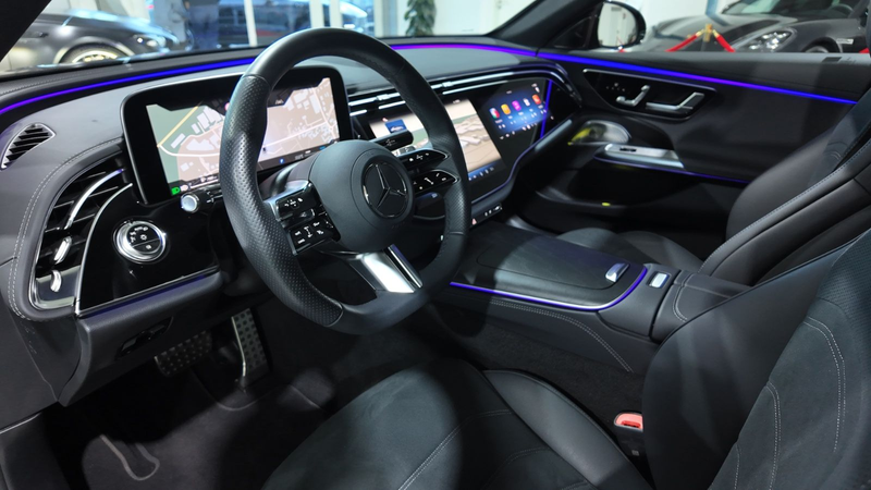 Mercedes-Benz E 220 d AMG Premium SUPERSCREEN PANO FULL — photo 9