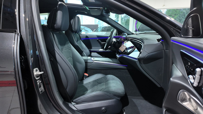 Mercedes-Benz E 220 d AMG Premium SUPERSCREEN PANO FULL — photo 15
