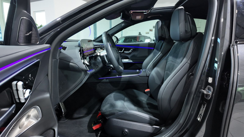 Mercedes-Benz E 220 d AMG Premium SUPERSCREEN PANO FULL — photo 10