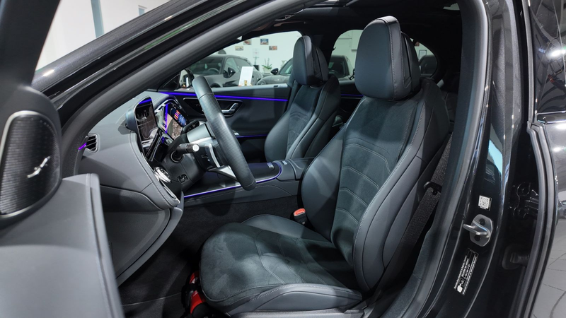 Mercedes-Benz E 220 d AMG Premium SUPERSCREEN PANO FULL — photo 11