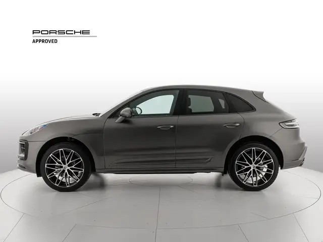 Porsche Macan view 2