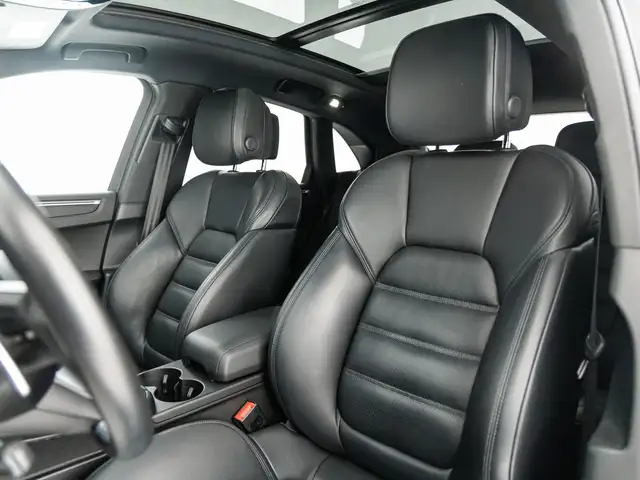 Porsche Macan view 9