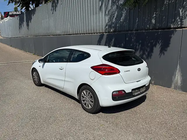 Kia Proceed view 3