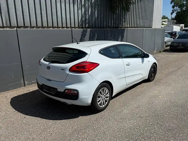 Kia Proceed view 6