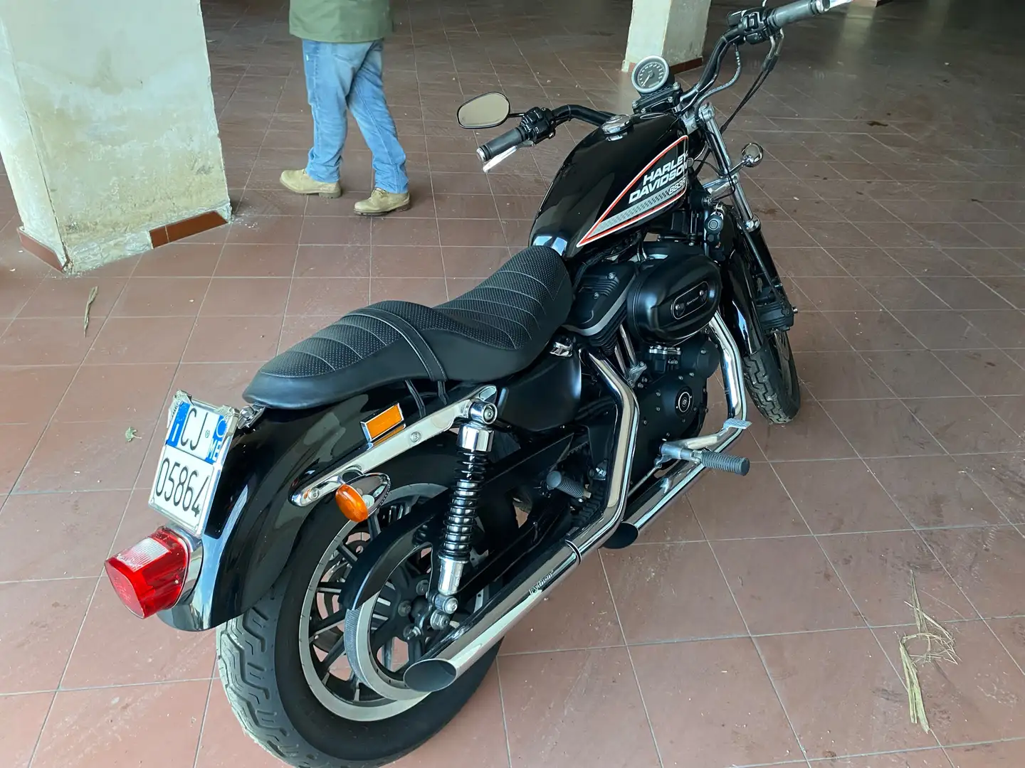 Harley-Davidson Sportster 883 R Чорний - 2