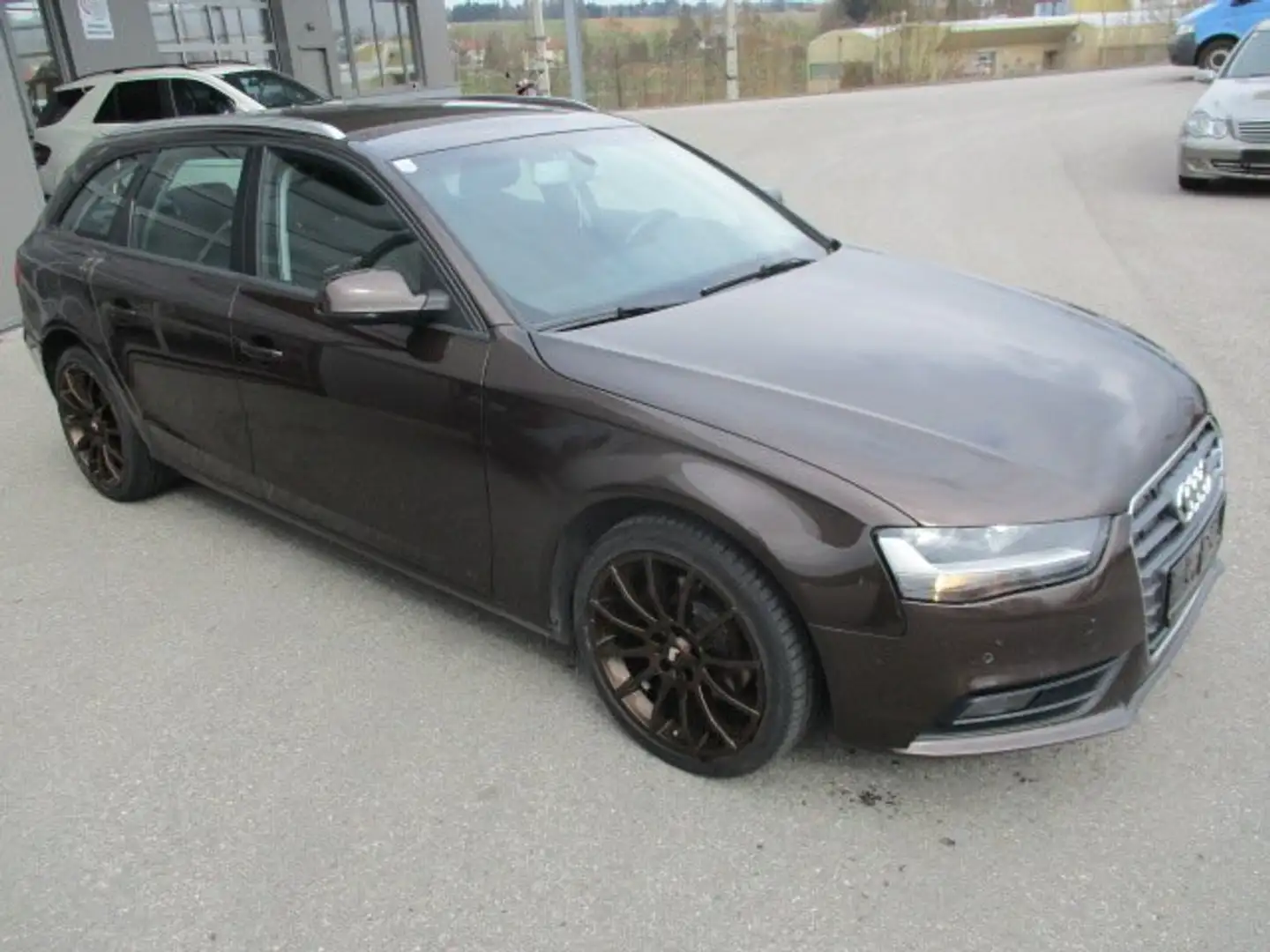 Audi A4 Attraction Kombi Braun - 2