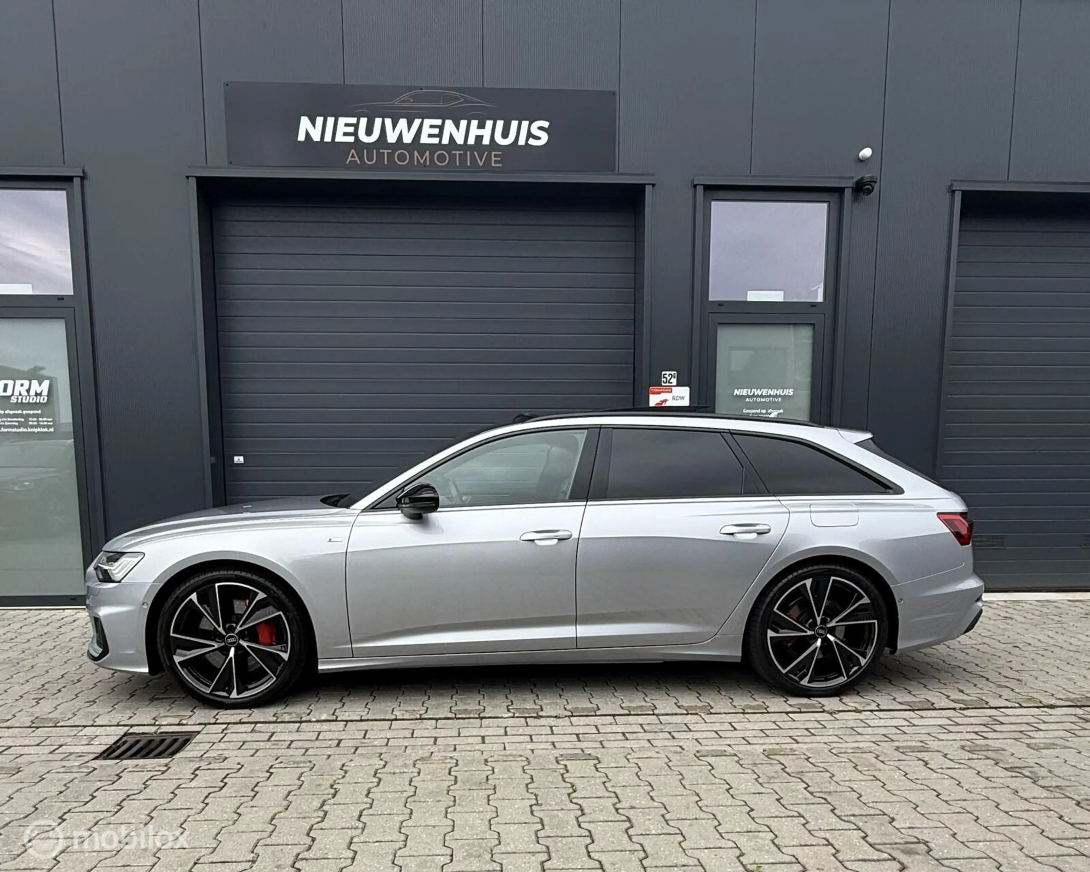 Audi A6 Avant 55TFSIe quattro Competition Matrix l Pano — photo 6