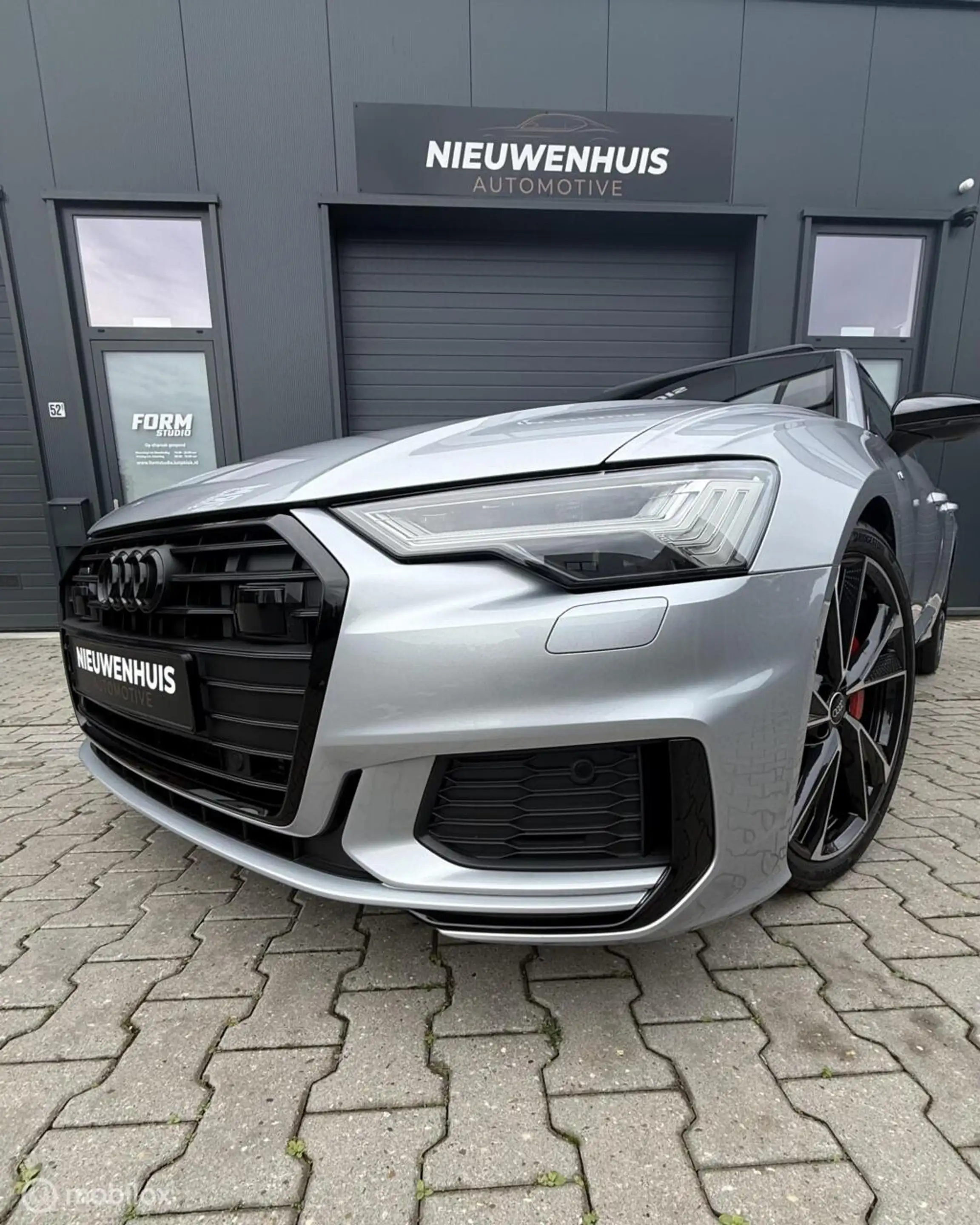 Audi A6 Avant 55TFSIe quattro Competition Matrix l Pano — photo 12
