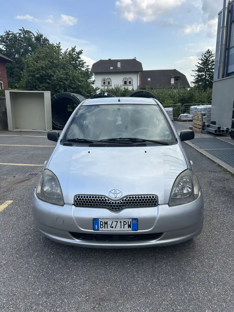 Toyota Yaris 3p 1.0 - 2