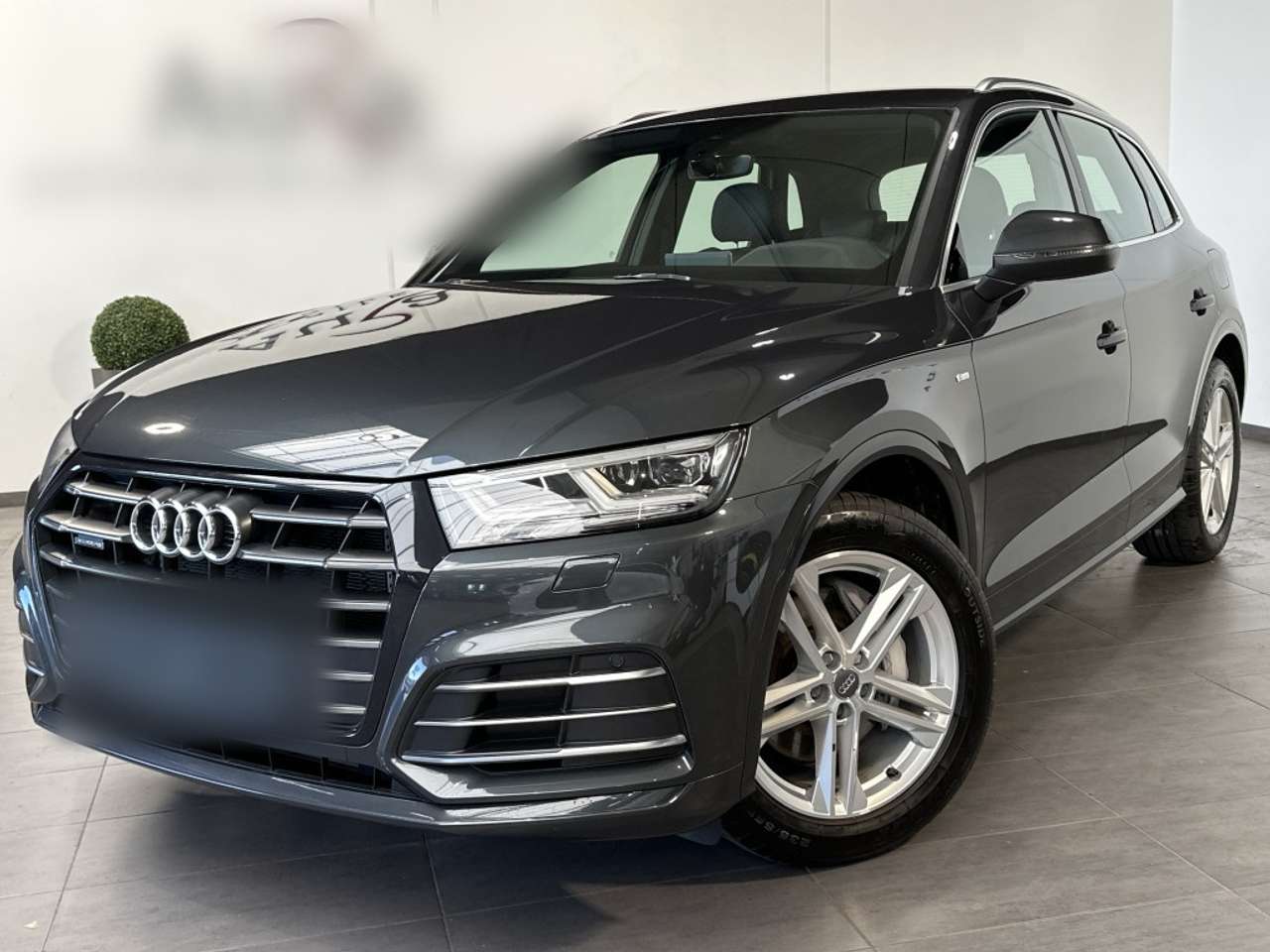 Audi-Q5-55 TFSI e Quattro S-Line NAV+LED+LUFTFEDERUNG