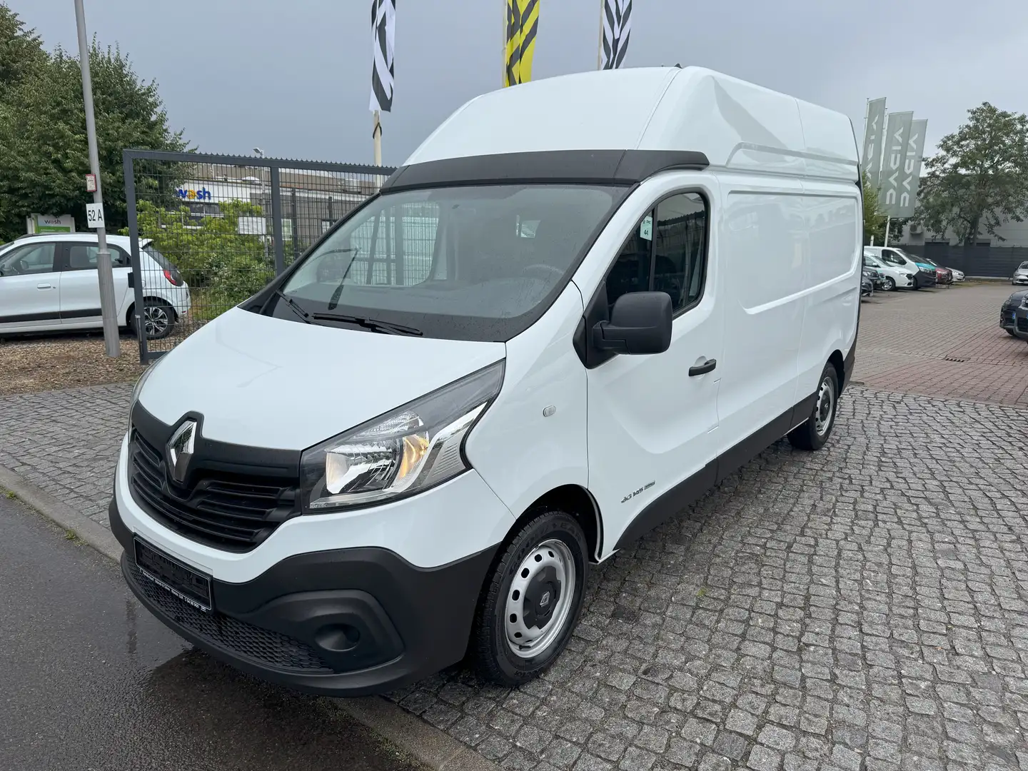 Renault Trafic ENERGY dCi 145 L2H2 Komfort Blanc - 2