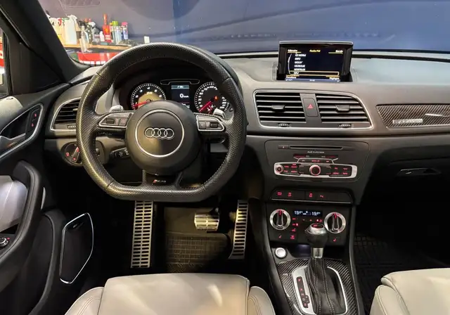 Audi RS Q3 view 7