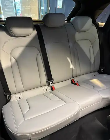 Audi RS Q3 view 10