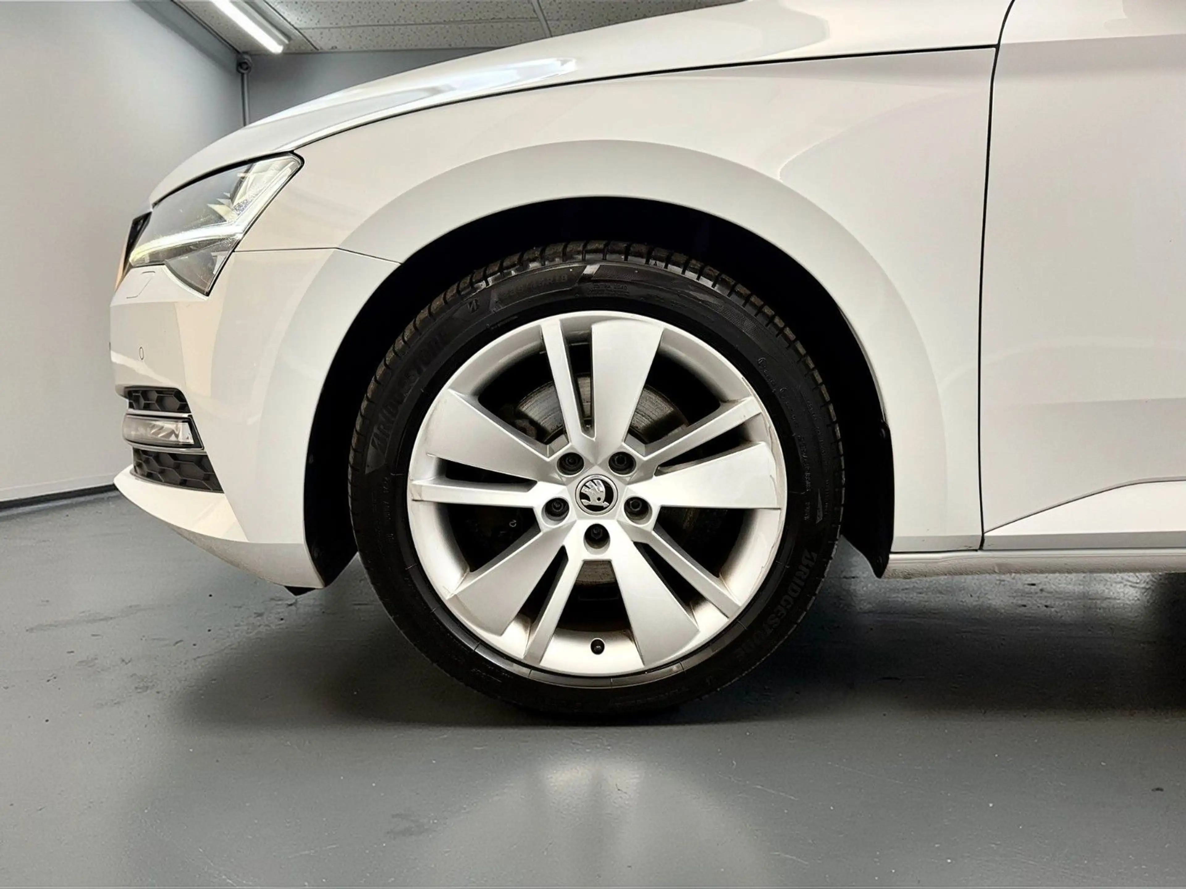 Skoda Superb Limo Style 4x4 DSG 147KW VIRTUAL*18Z*ACC — photo 4