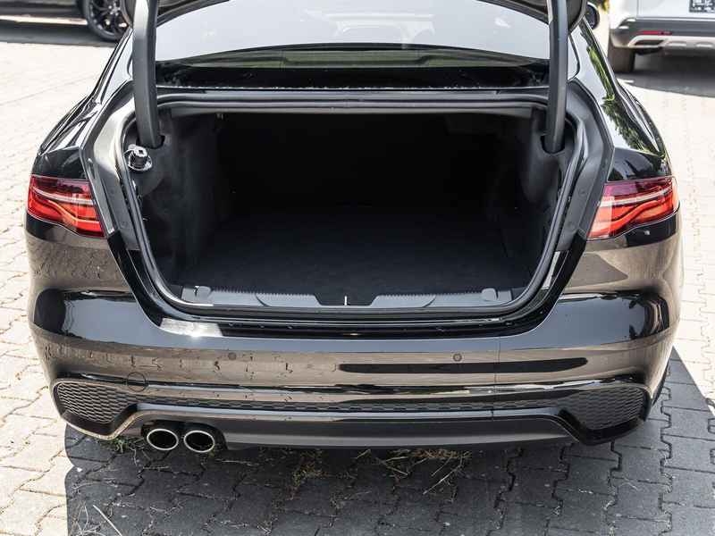Jaguar XE D200 RWD R-Dynamic BLACK-PACK NAVI SHZ PDC — photo 7