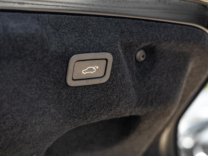 Jaguar XE D200 RWD R-Dynamic BLACK-PACK NAVI SHZ PDC — photo 8