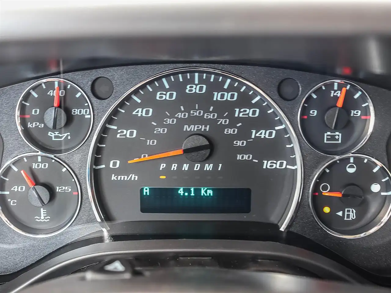GMC Savana снимка GMC Savana