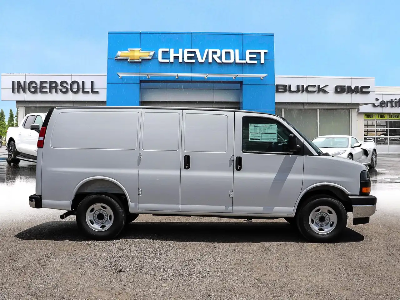 GMC Savana снимка GMC Savana