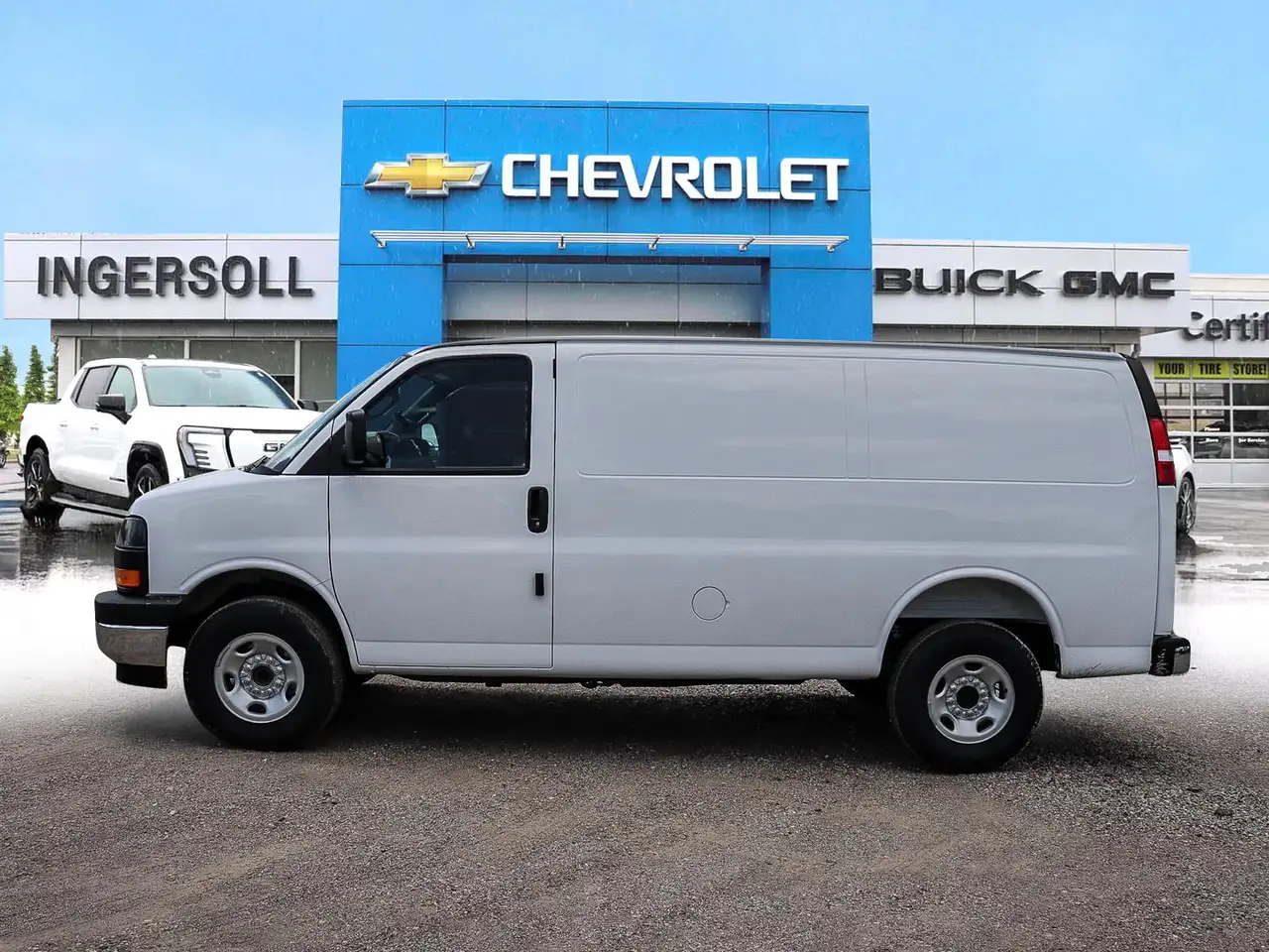 GMC Savana снимка GMC Savana