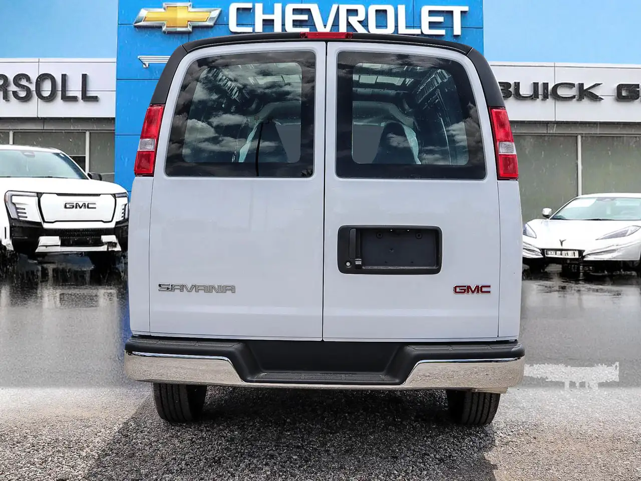 GMC Savana снимка GMC Savana