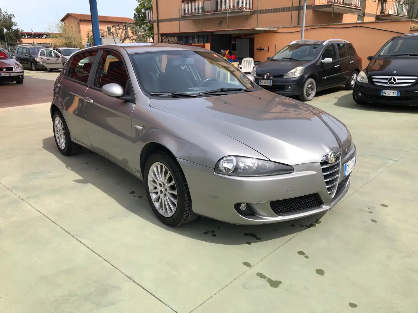 Alfa Romeo 147 147 5p 1.6 ts 16v Progression c/CL 105cv Gümüş rengi - 1