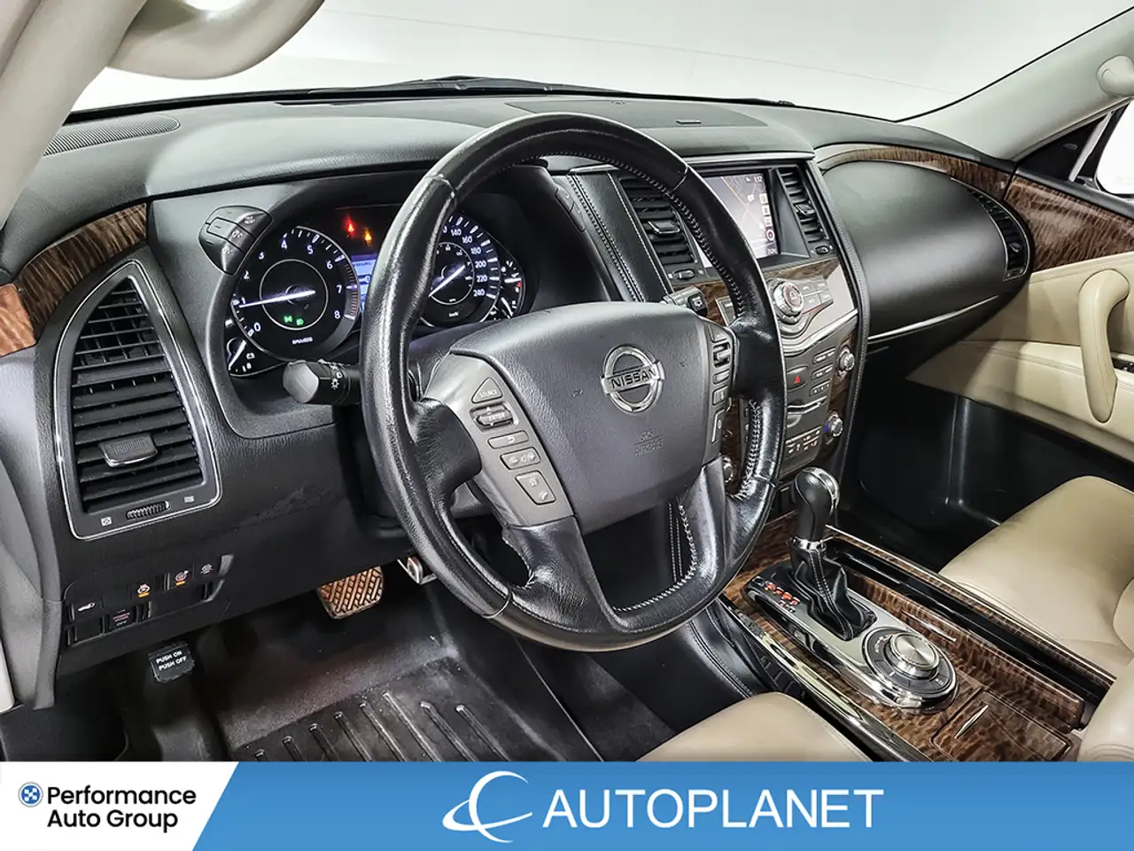 Nissan Armada снимка Nissan Armada