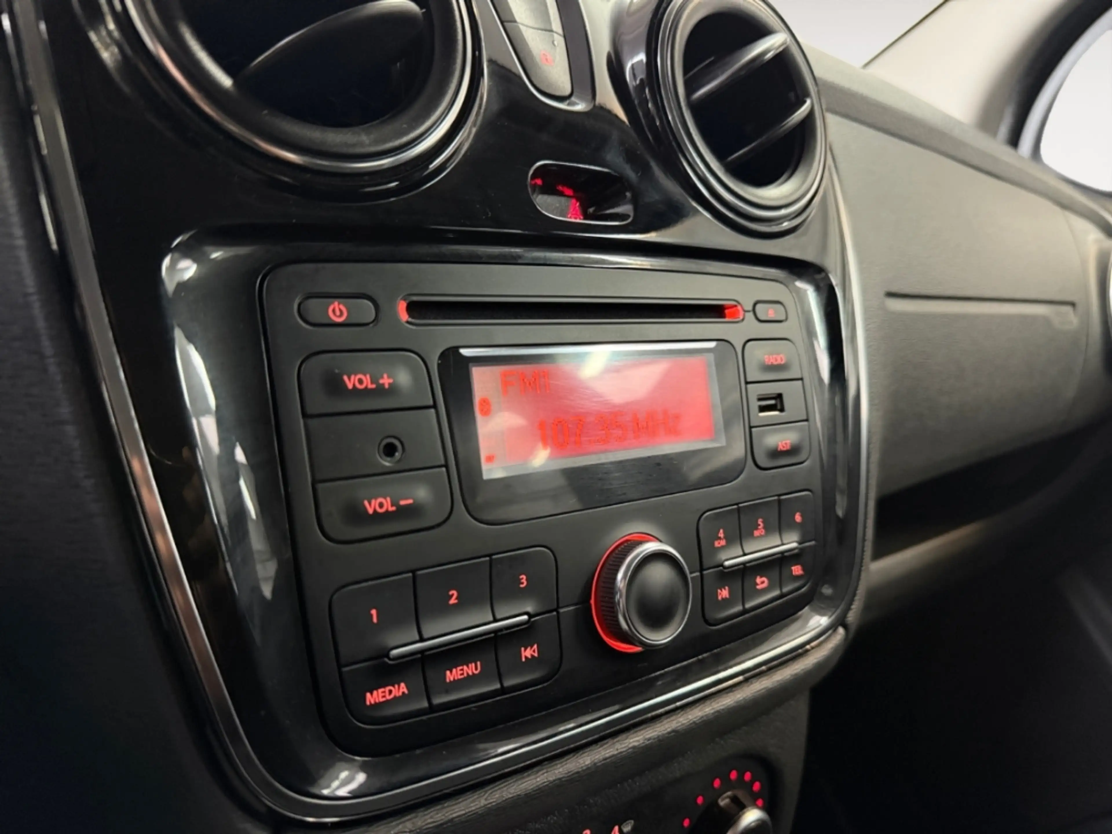 Dacia Dokker Comfort ALLWETTER SITZ.HZG PDC BLUETOOTH KLIMA MUL — photo 10