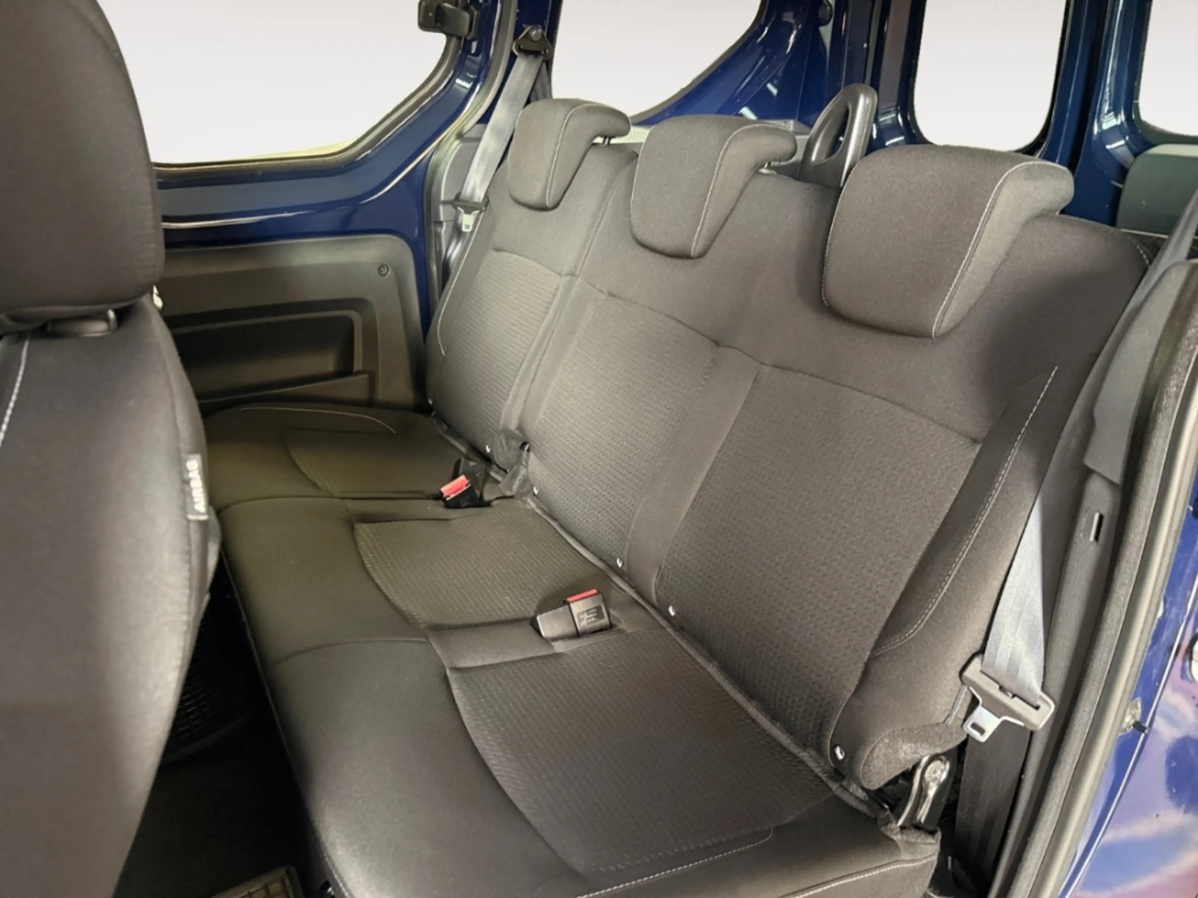Dacia Dokker Comfort ALLWETTER SITZ.HZG PDC BLUETOOTH KLIMA MUL — photo 12