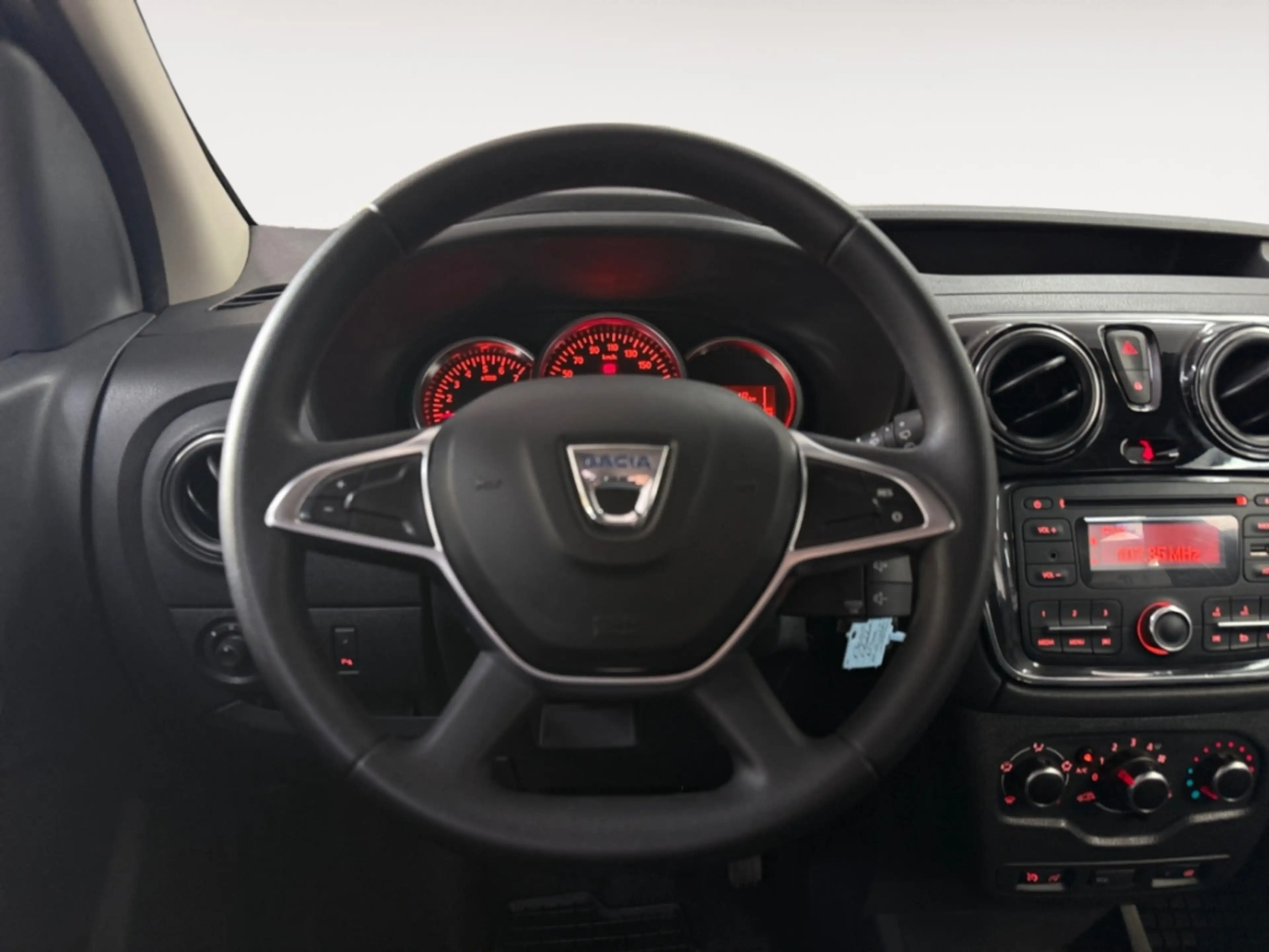 Dacia Dokker Comfort ALLWETTER SITZ.HZG PDC BLUETOOTH KLIMA MUL — photo 14