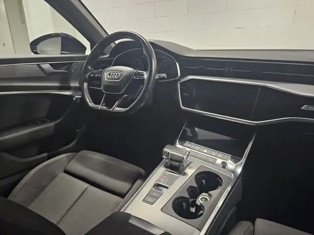 Audi A6 view 6