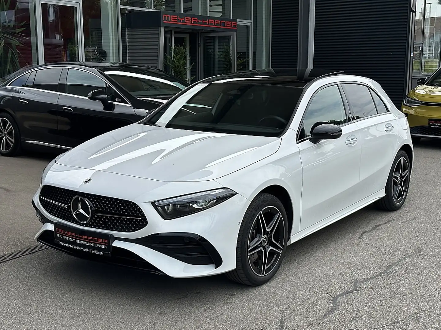 Mercedes-Benz A 250 e PHEV 11,6kWh Aut. AMG-LINE Weiß - 1