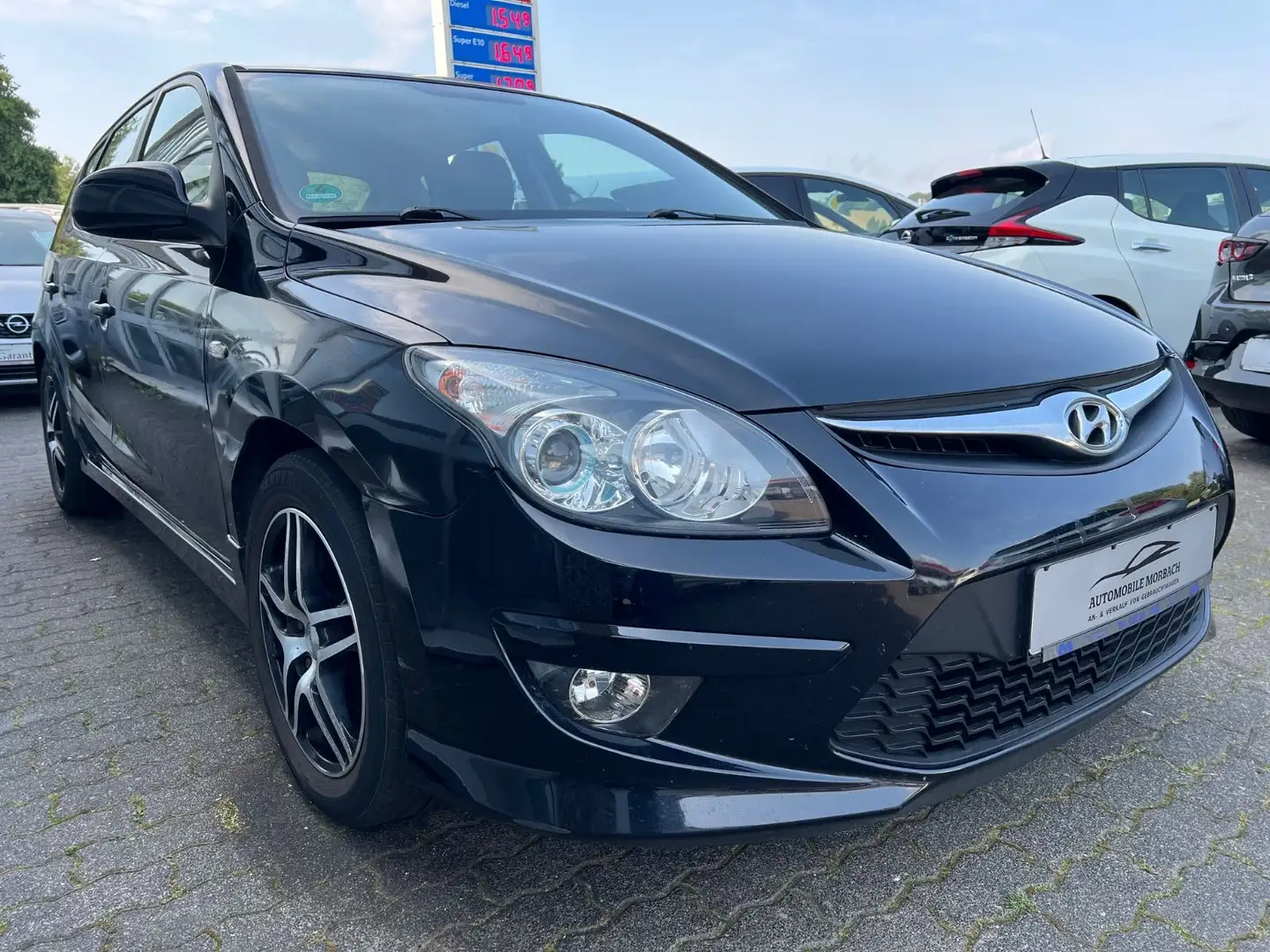 Hyundai i30 1.6 CRDi Classic *KLIMA*EURO5*ALU*MFL*SHZ* Schwarz - 2