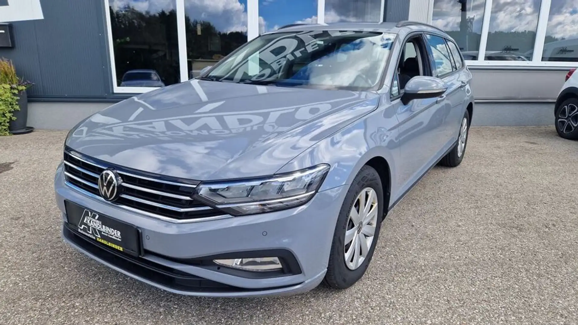 Volkswagen Passat Variant 2,0 SCR TDI ''1.Besitz'' Grau - 1