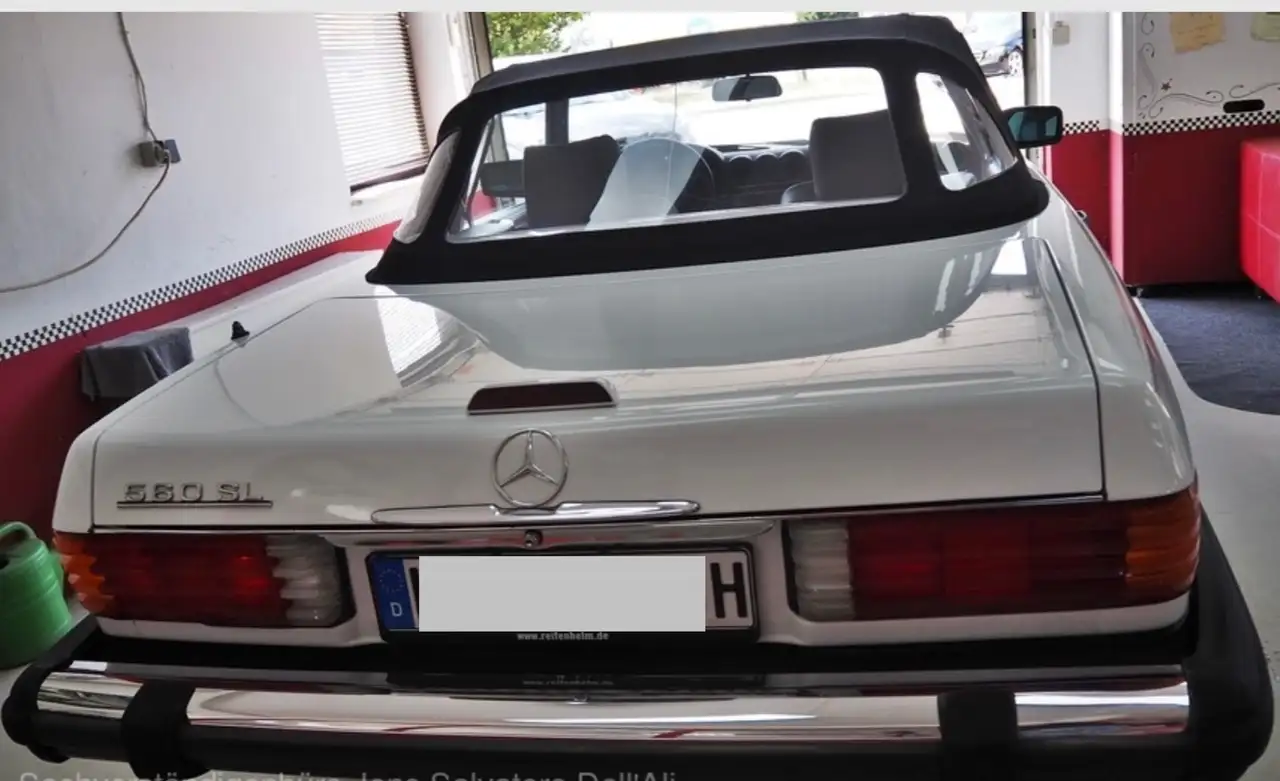 Mercedes-Benz SL 560 (US-R107), foto 4