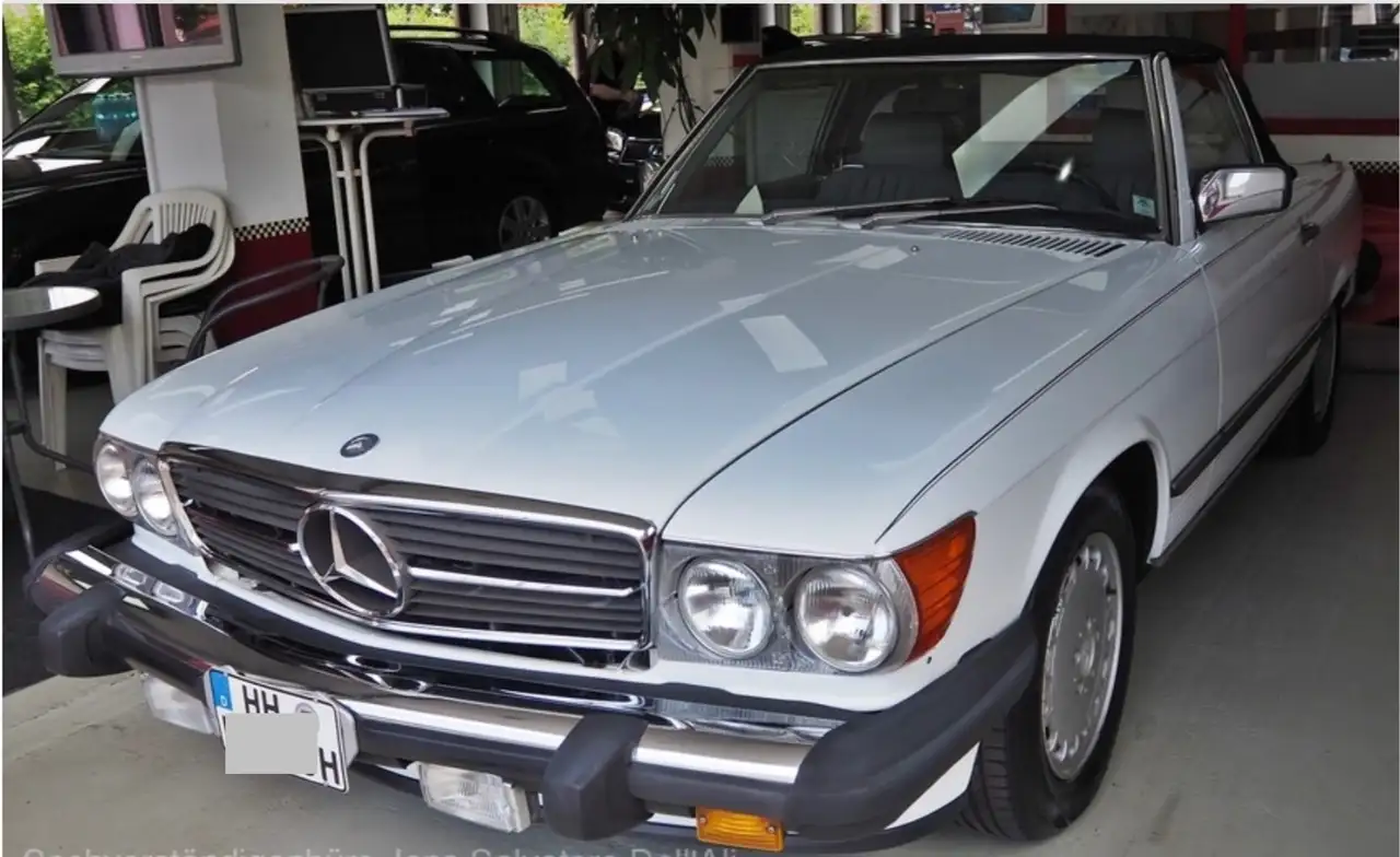 Mercedes-Benz SL 560 (US-R107), foto 1