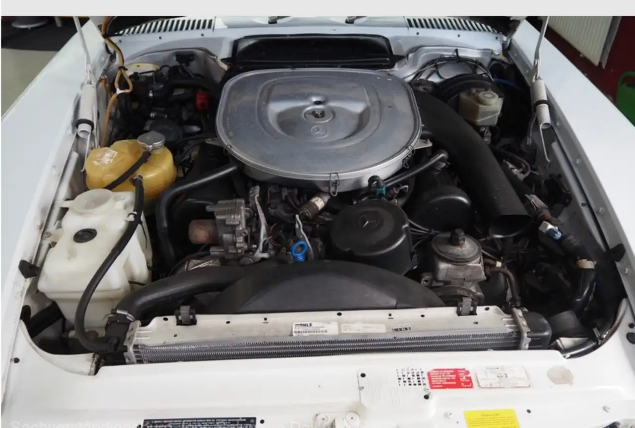 Mercedes-Benz SL 560 (US-R107), foto 11