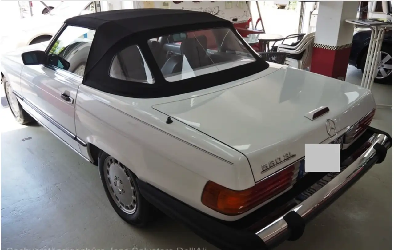 Mercedes-Benz SL 560 (US-R107), foto 2