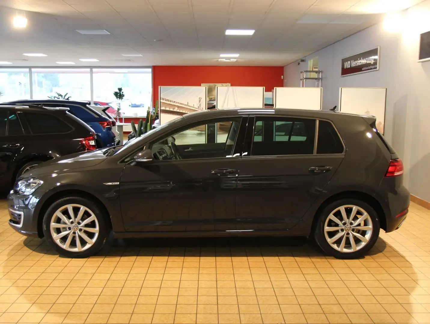 Volkswagen Golf e-Golf Grau - 2
