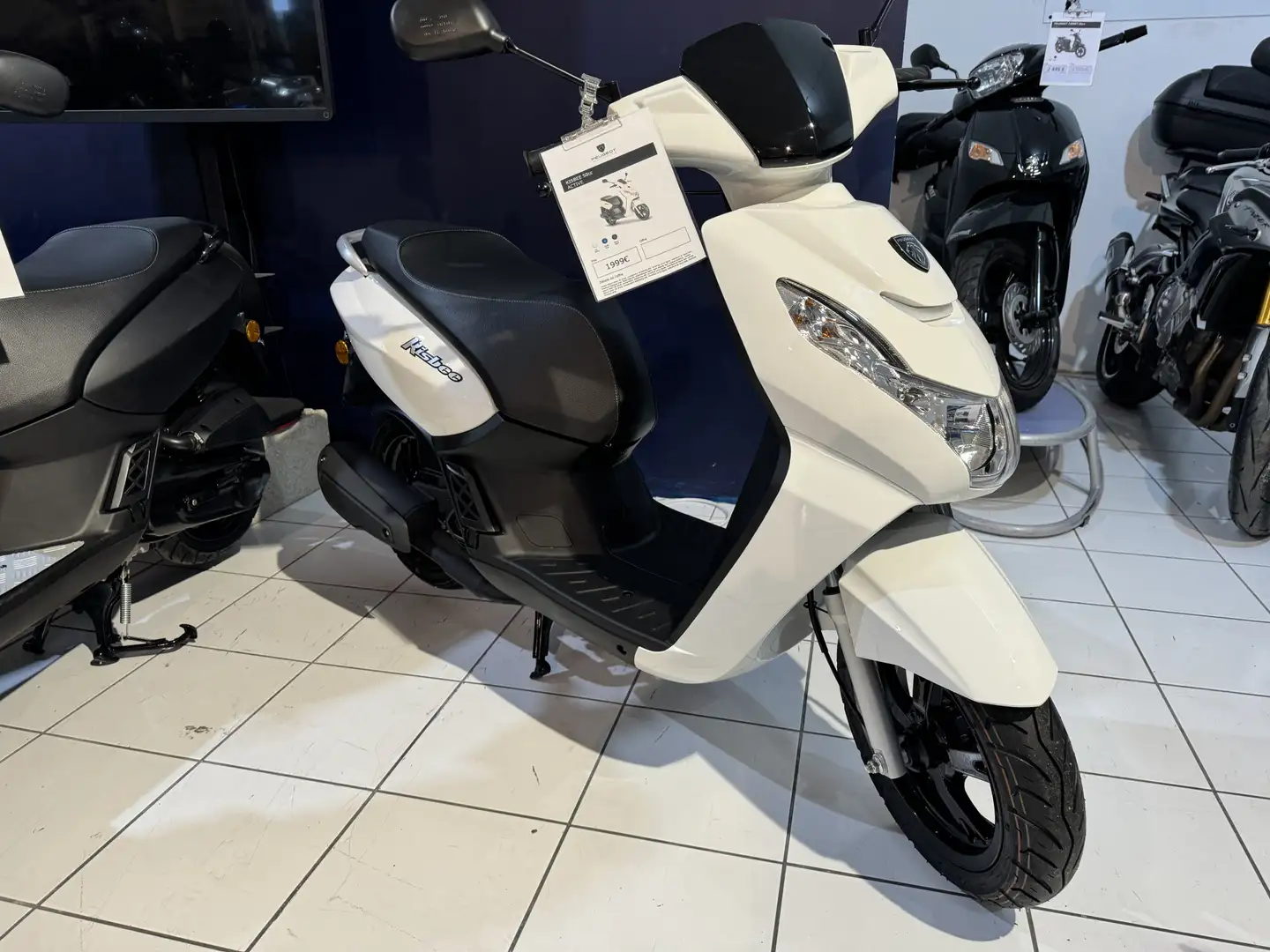 Peugeot Kisbee Bílá - 1