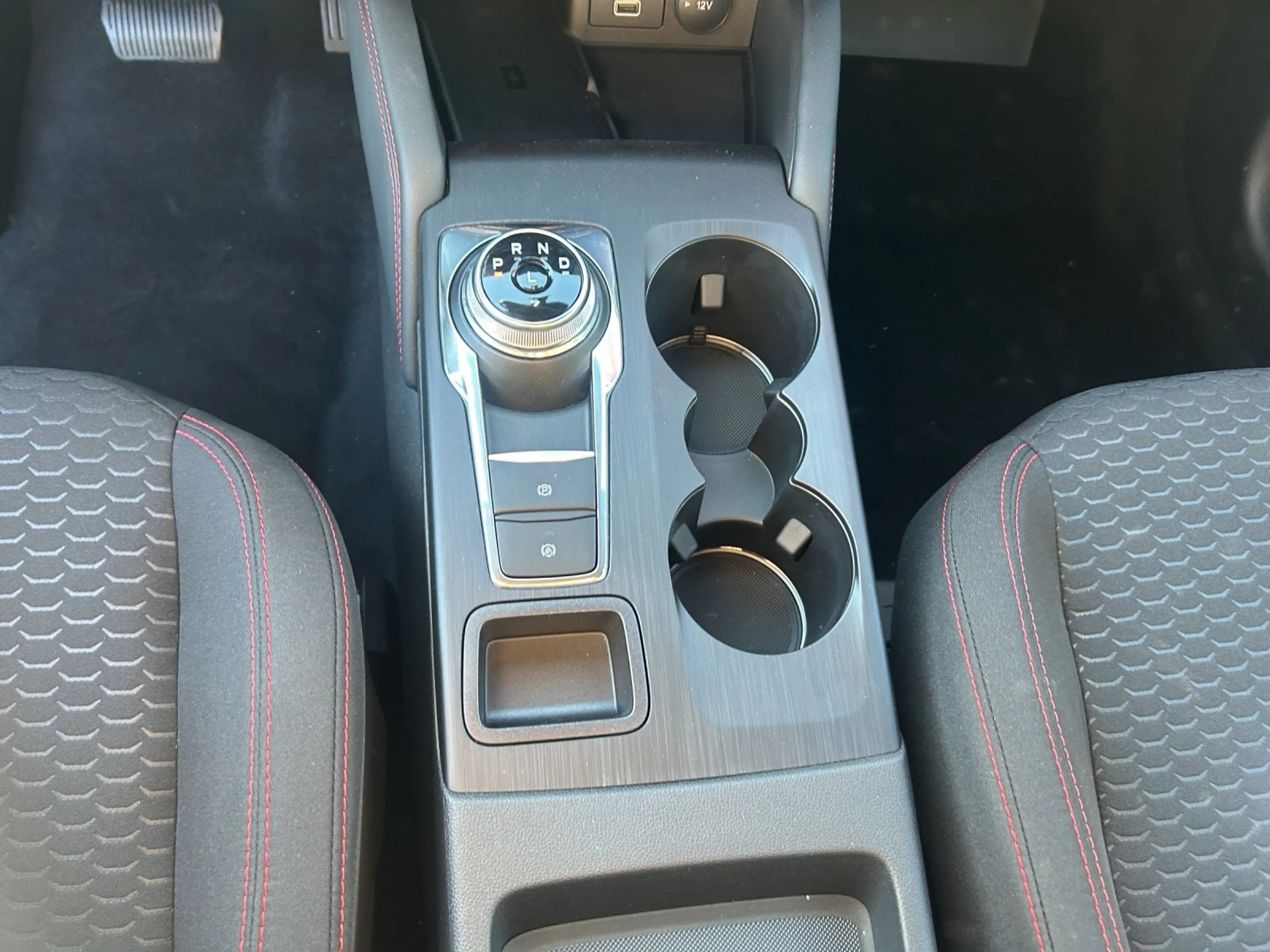 Ford Kuga 1.5 ST-Line Automatik/ AHK,GZ-Reifen/FGS — photo 10