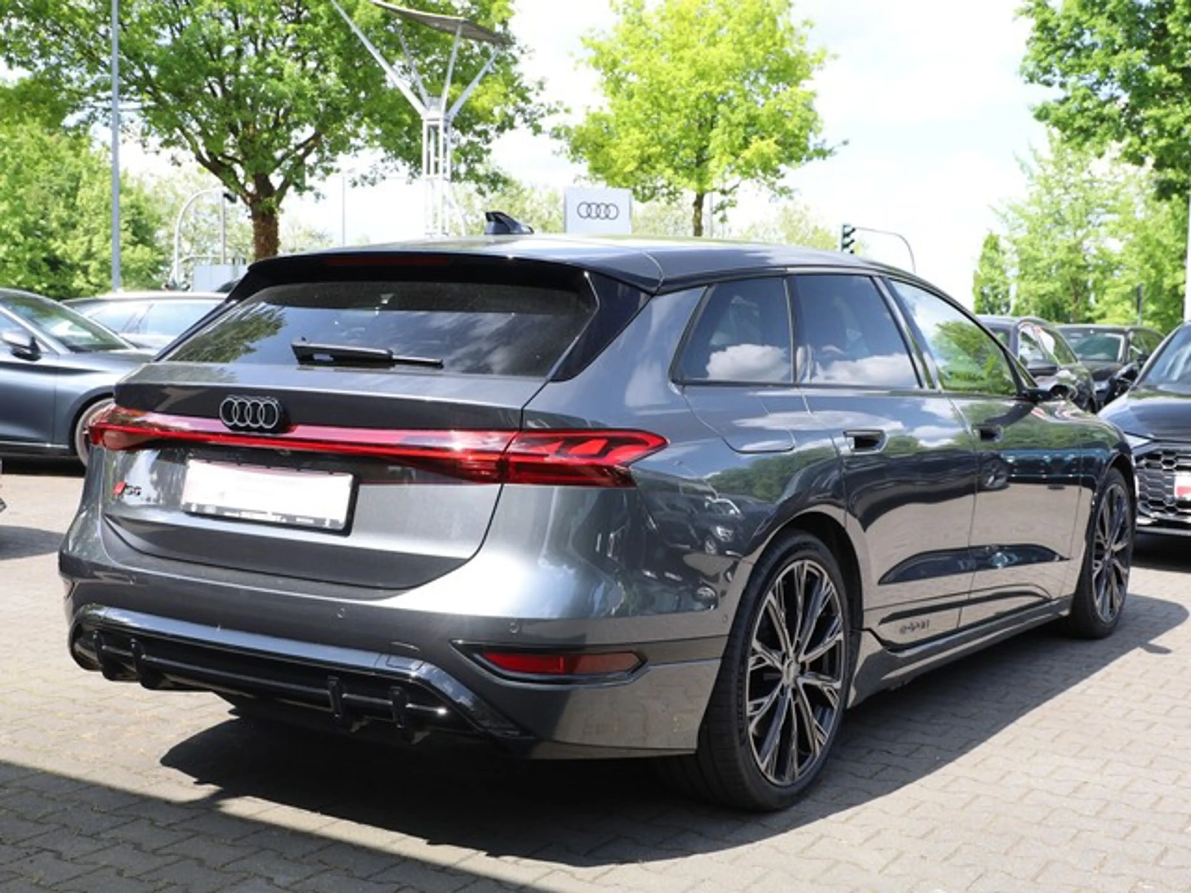 Audi S6 e-tron Avant Edition One Grey B&O Pano LM21 AHK ACC Te... — photo 5