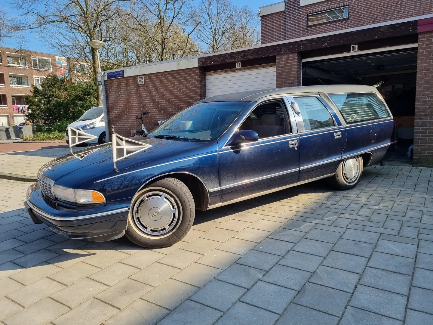Chevrolet Caprice Hearse. begrafenisauto. lijkwagen - 1
