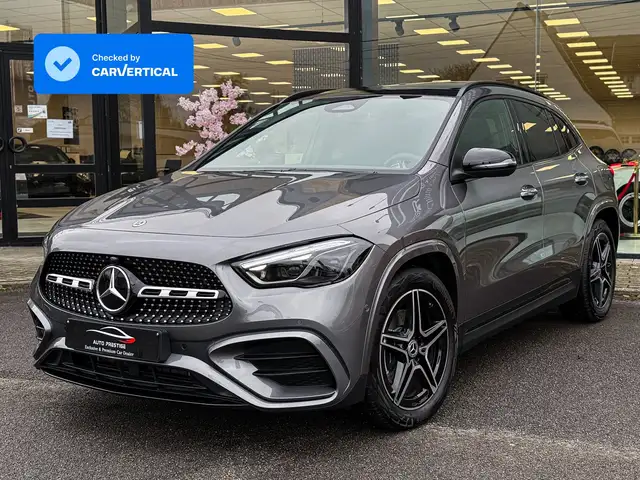 Mercedes-Benz GLA 180 AMG Line Star Night Edition PANO Garantie 2028