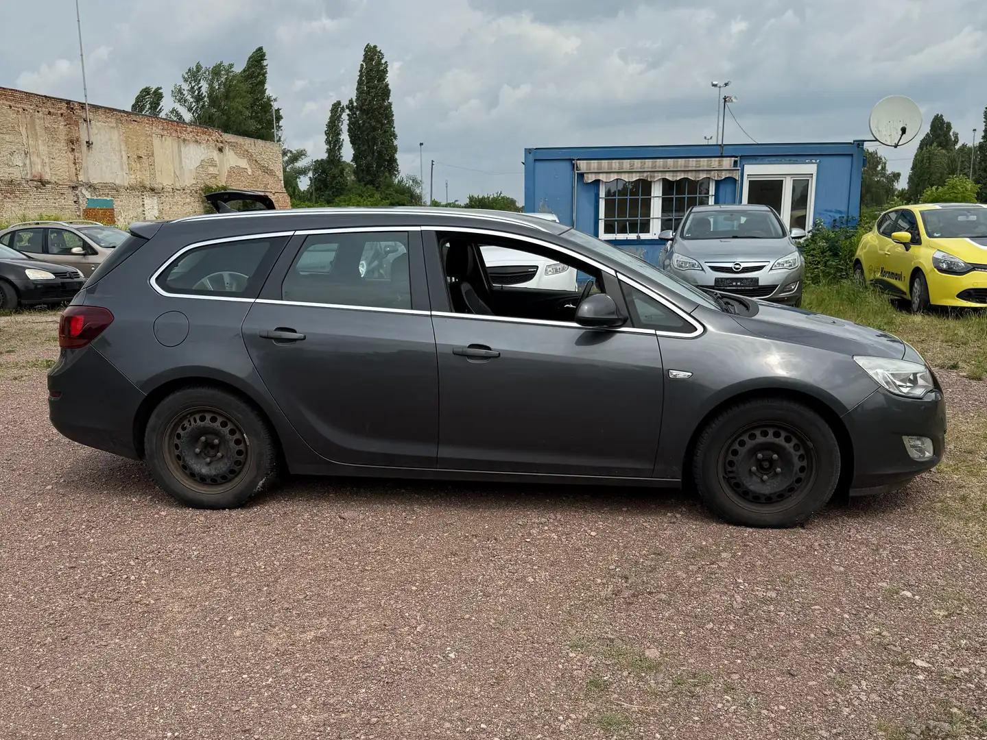 Opel Astra 1.7 CDTI DPF Sports Tourer Design Edition Gris - 2