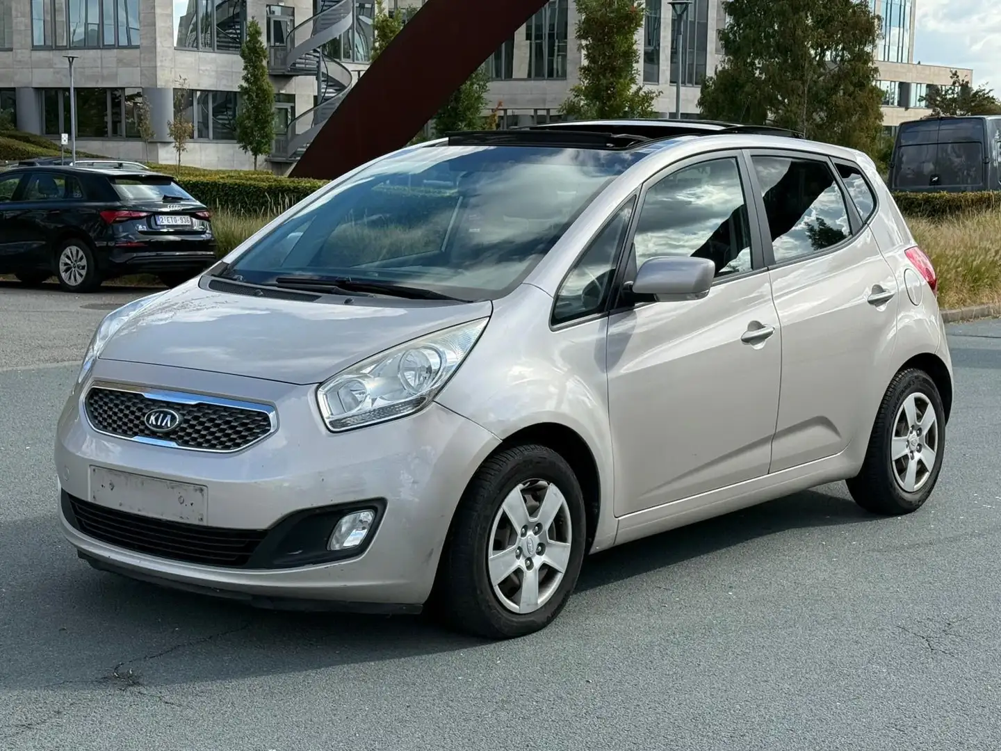 Kia Venga Venga 1.4 CRDi Hedgren ISG EcoDynamics Beige - 1