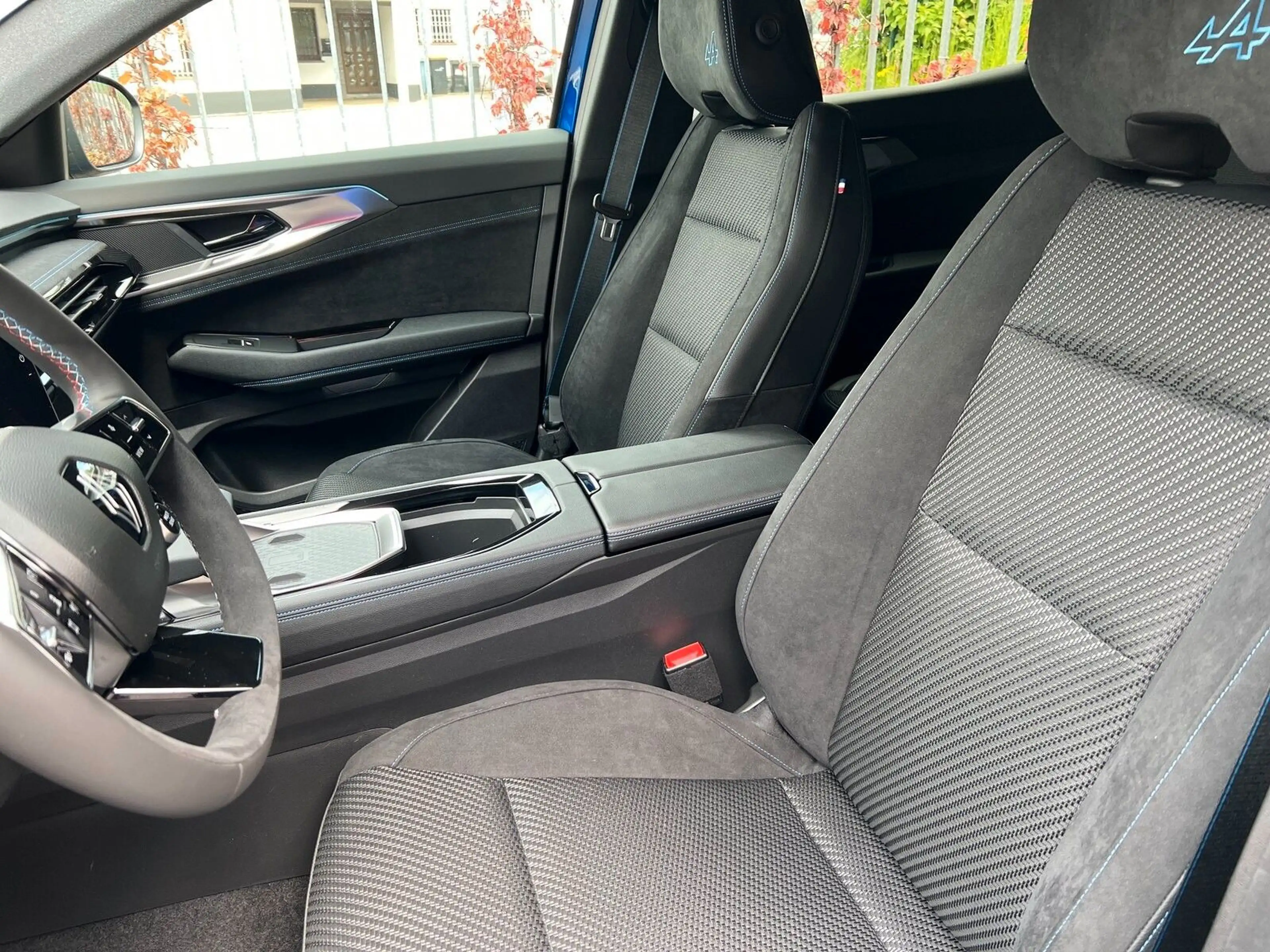 Renault Austral Techno Esprit Alpine 160 EDC — photo 13